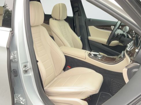 Used 2020 Mercedes-Benz E 350 Sedan w/ Driver Assistance Package image 19