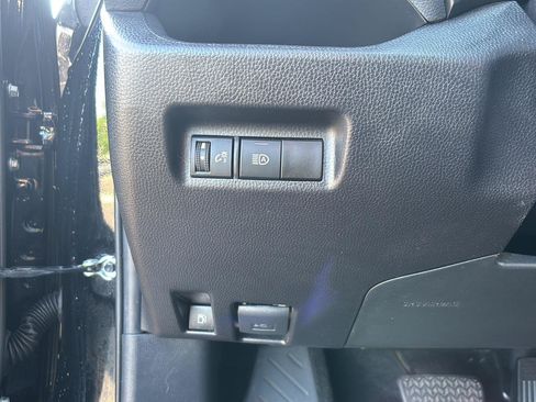 Used 2025 Toyota RAV4 XLE AWD/4WD image 28