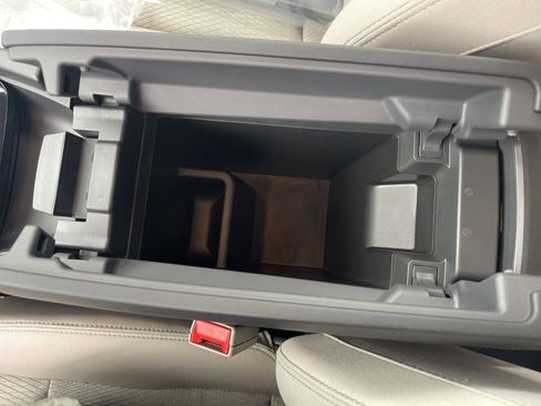 Used 2025 Nissan Rogue SV image 21