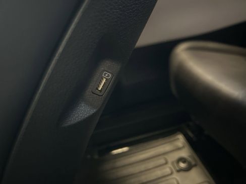 Certified 2024 Kia Carnival EX image 18