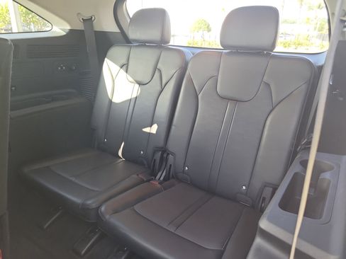 Used 2024 Kia Sorento S FWD image 15