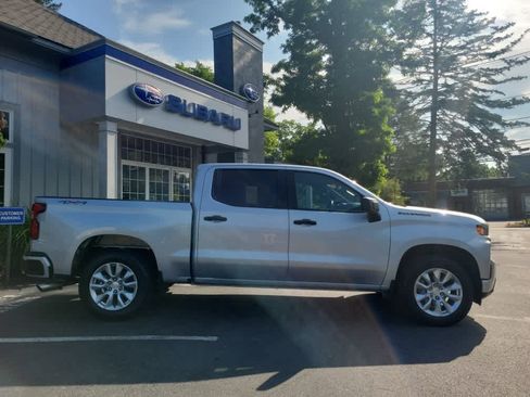 Used 2020 Chevrolet Silverado 1500 Custom w/ Custom Value Package AWD/4WD image 2