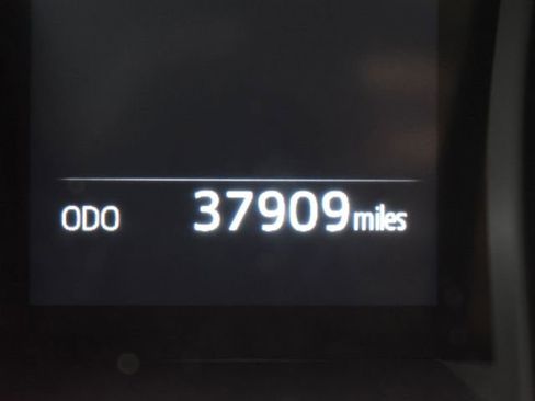 Used 2022 Toyota Camry SE FWD image 14