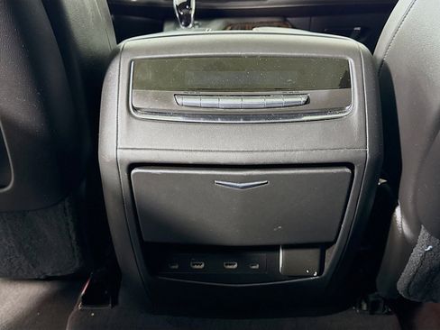 Used 2021 Cadillac Escalade Premium Luxury image 25