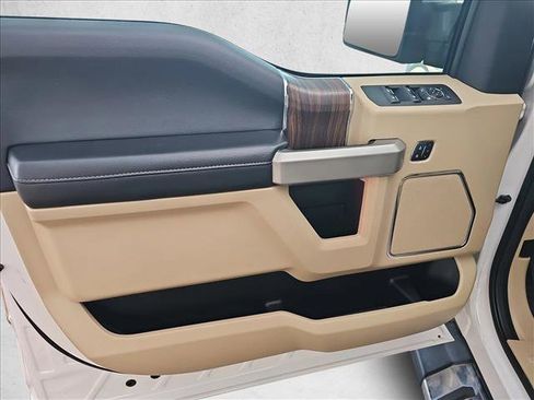 Used 2016 Ford F150 Lariat image 14