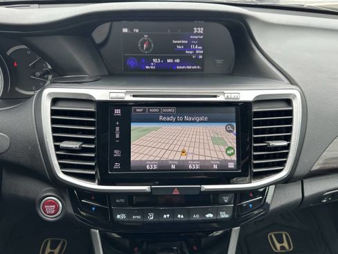 Used 2017 Honda Accord Touring image 18