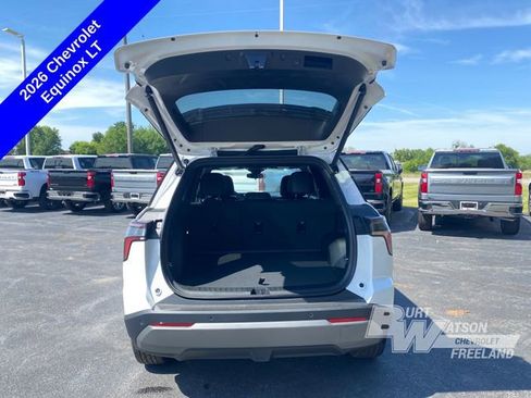 New 2026 Chevrolet Equinox LT w/ Convenience Package II FWD image 16