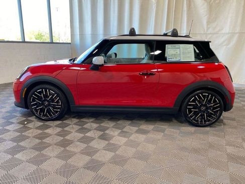 Used 2025 MINI Cooper 2-Door Hardtop FWD image 5