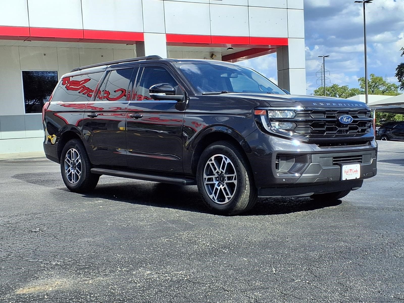 Used 2025 Ford Expedition Max Active RWD image 4