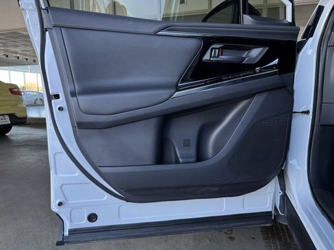 Used 2023 Toyota bZ4X Limited image 10