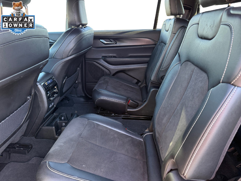 Used 2023 Jeep Grand Cherokee L Laredo AWD/4WD image 15