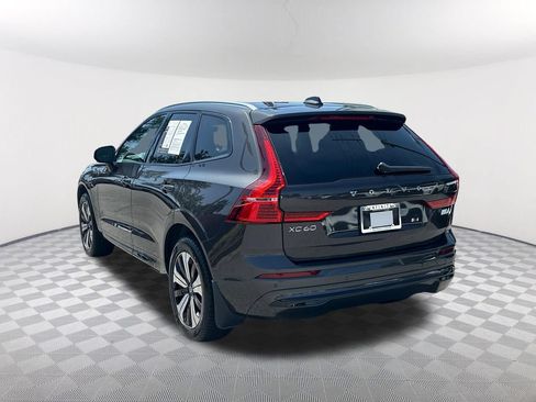 Used 2023 Volvo XC60 T8 Core AWD/4WD image 7