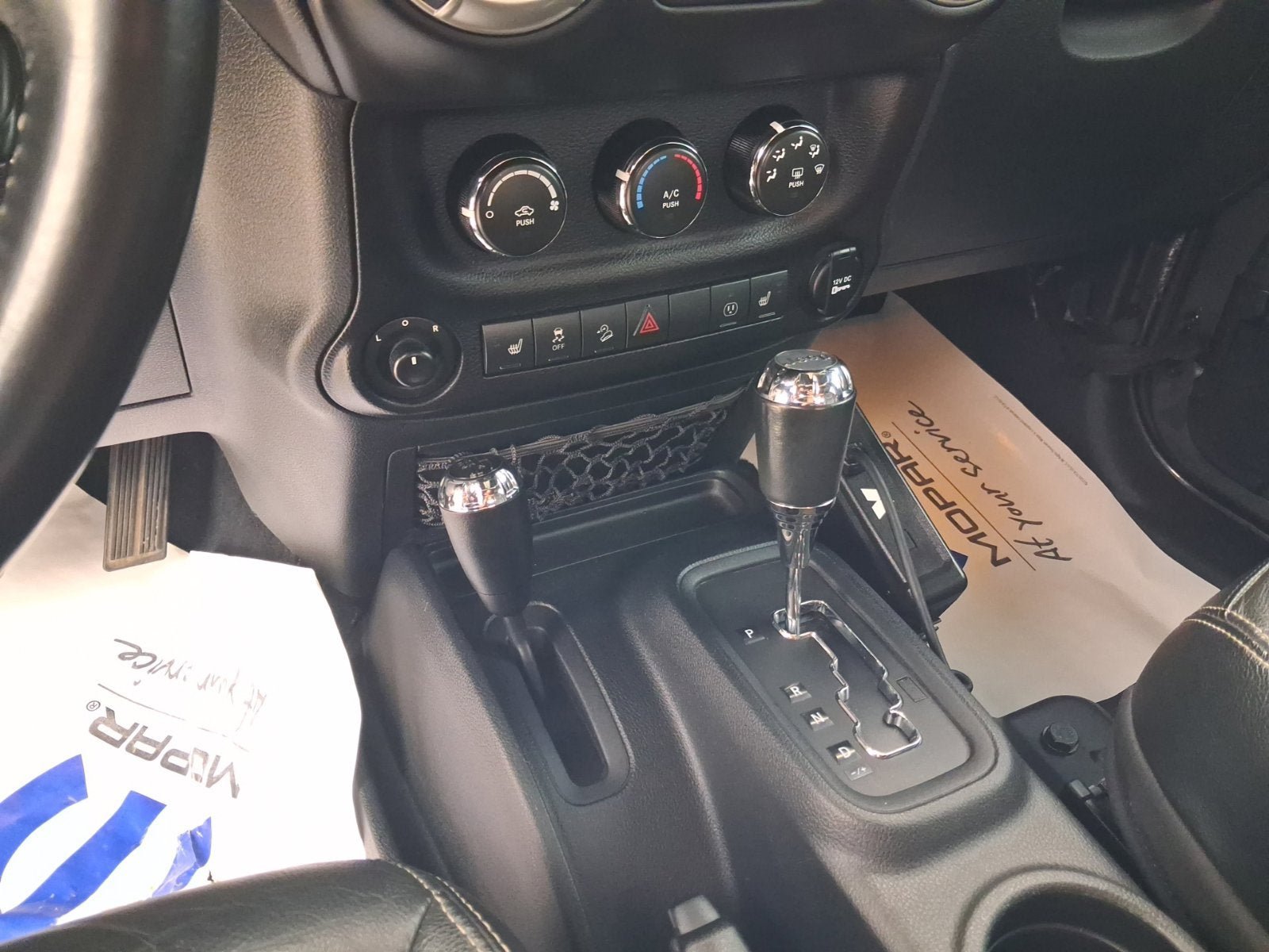 Used 2016 Jeep Wrangler Unlimited Rubicon AWD/4WD image 19