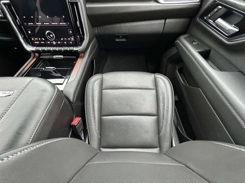 Used 2025 GMC Yukon Denali image 15