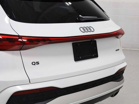 Certified 2025 Audi Q5 Premium Plus w/ Premium Plus AWD/4WD image 8