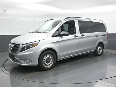 Used 2023 Mercedes-Benz Metris Passenger image 9