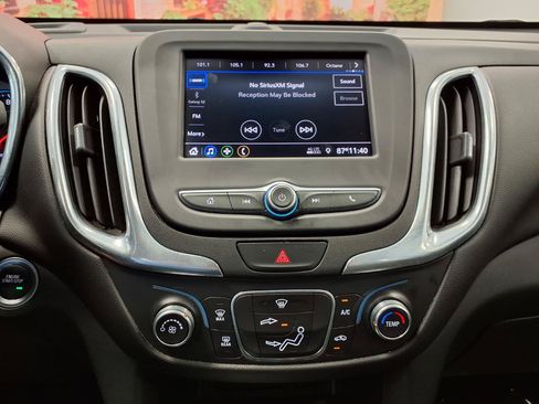 Used 2020 Chevrolet Equinox LT FWD image 22