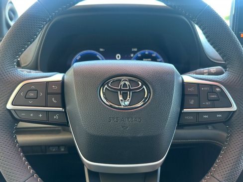 New 2026 Toyota Sienna Limited FWD image 26