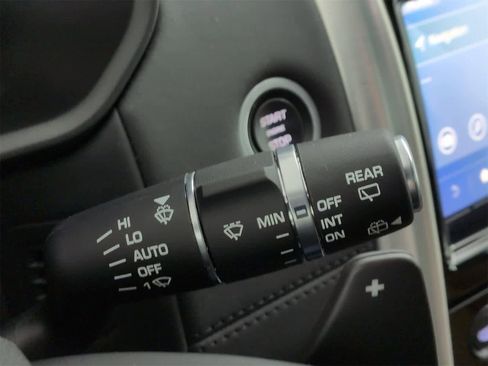 Used 2020 Land Rover Discovery HSE image 26