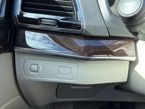 Used 2016 Volvo XC90 T6 Momentum w/ Momentum Plus Package AWD/4WD image 15