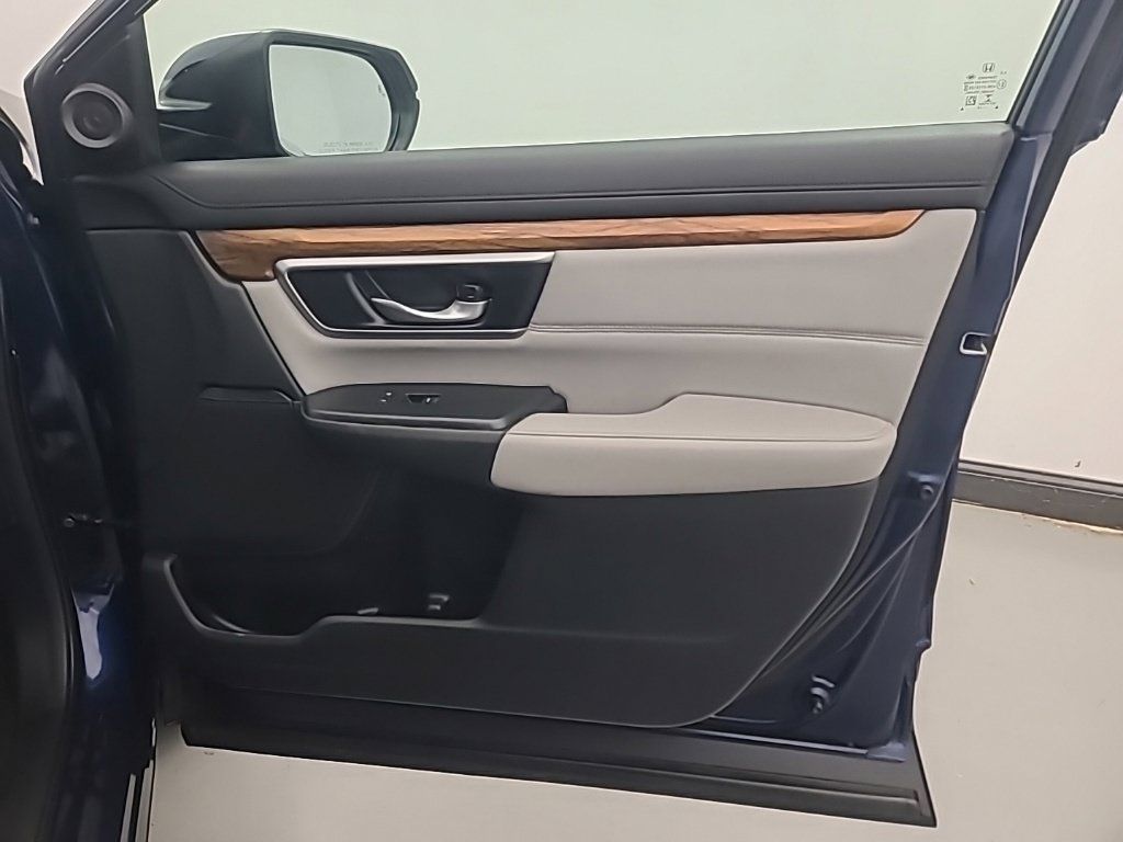 Used 2019 Honda CR-V Touring image 14