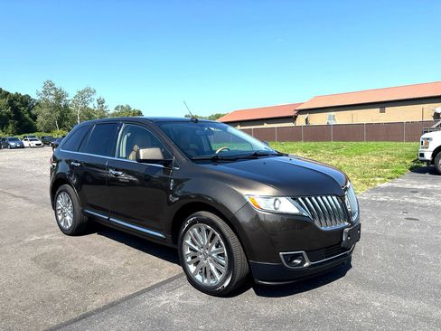 Used 2011 Lincoln MKX AWD w/ 102A Rapid Spec Order Code image 8
