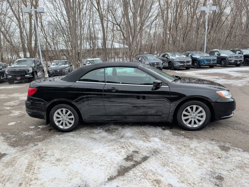 Used 2012 Chrysler 200 Touring image 2