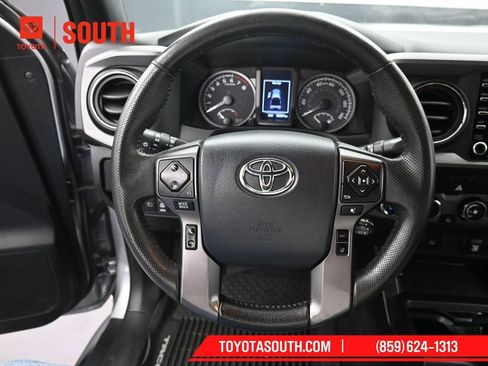 Used 2020 Toyota Tacoma TRD Off-Road image 21