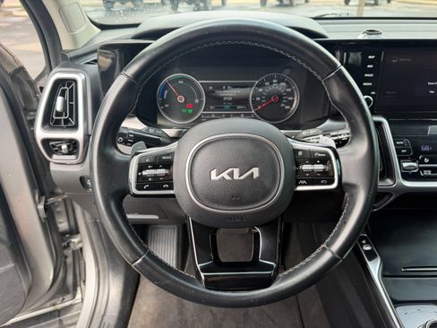 Used 2022 Kia Sorento S FWD image 17