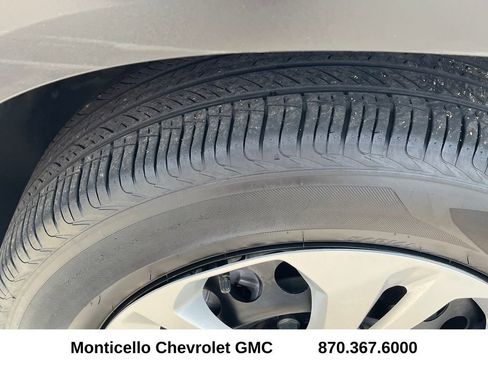 Used 2025 Chevrolet Trax LS FWD image 27