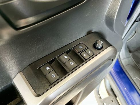 Used 2023 Toyota Tacoma SR5 AWD/4WD image 18