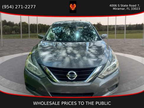 Used 2017 Nissan Altima 2.5 S FWD image 2