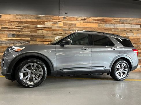 Used 2021 Ford Explorer XLT w/ Equipment Group 202A RWD image 16