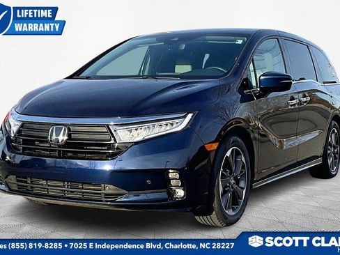 Used 2024 Honda Odyssey Elite image 3