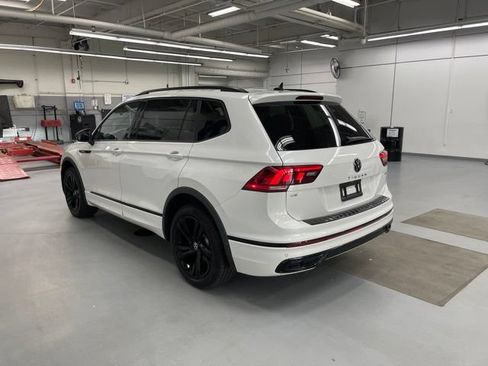 Used 2024 Volkswagen Tiguan SE R-Line AWD/4WD image 2