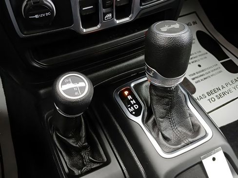 Used 2021 Jeep Wrangler Unlimited Sport AWD/4WD image 11