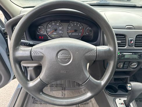 Used 2002 Nissan Sentra GXE image 9