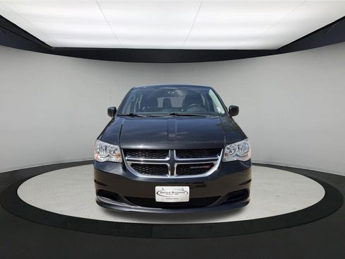 Used 2019 Dodge Grand Caravan SE w/ UConnect Hands-Free Group FWD image 2
