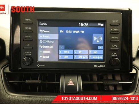 Used 2021 Toyota RAV4 LE AWD/4WD image 16