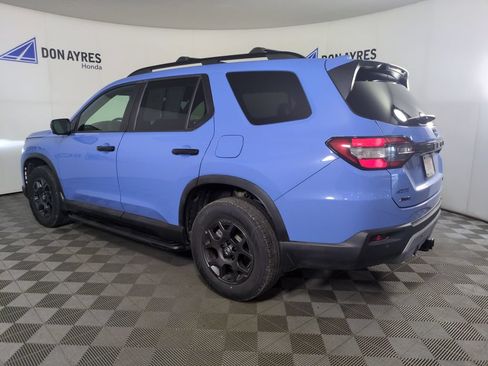 Certified 2023 Honda Pilot TrailSport image 4