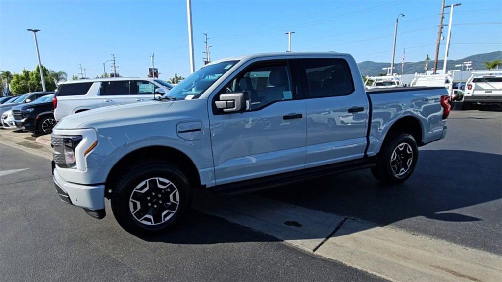 Used 2023 Ford F150 Lightning XLT AWD/4WD image 6