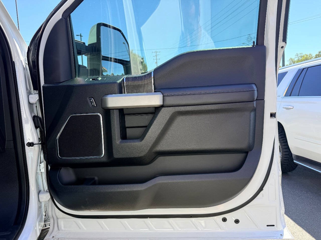 Used 2020 Ford F250 Lariat w/ Lariat Ultimate Package AWD/4WD image 41