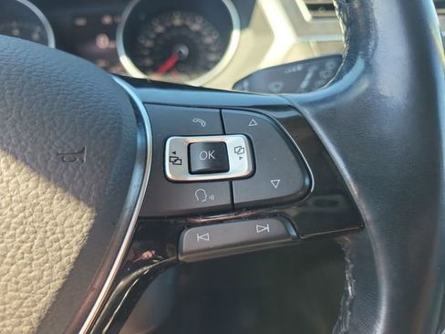 Used 2018 Volkswagen Tiguan SEL image 31