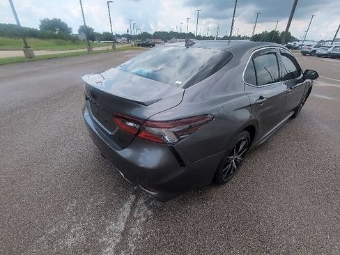 Used 2024 Toyota Camry SE FWD image 6