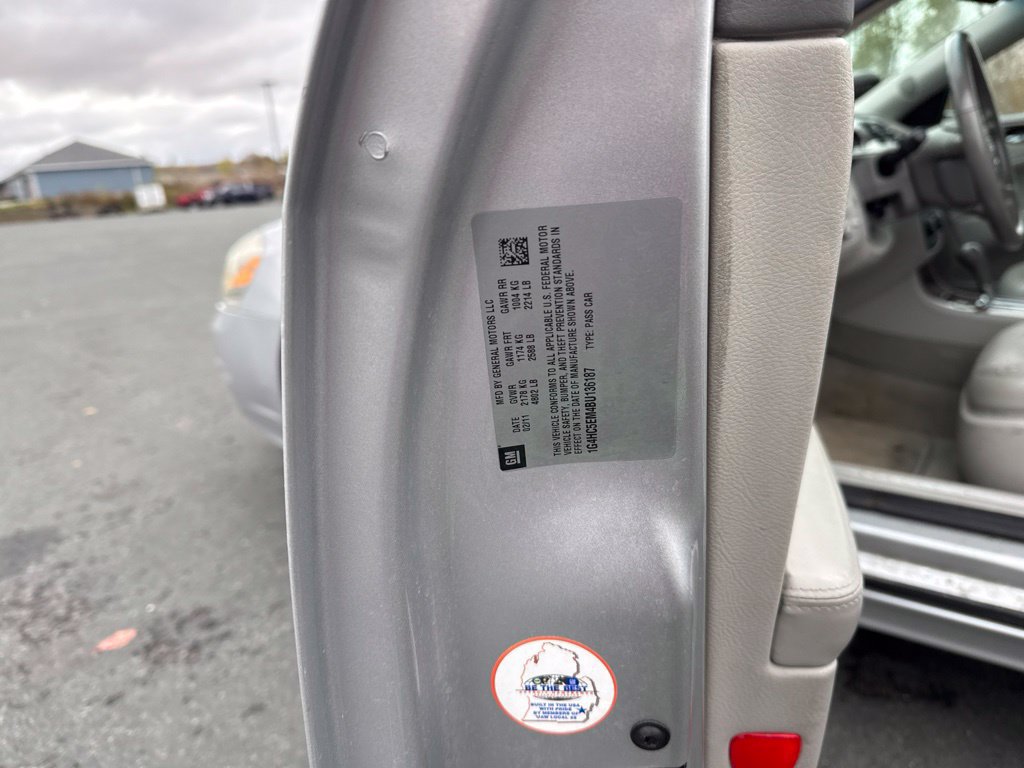 Used 2011 Buick Lucerne CXL FWD image 19