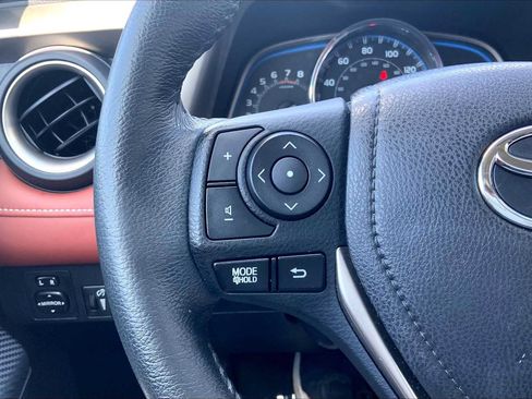 Used 2015 Toyota RAV4 Limited AWD/4WD image 24