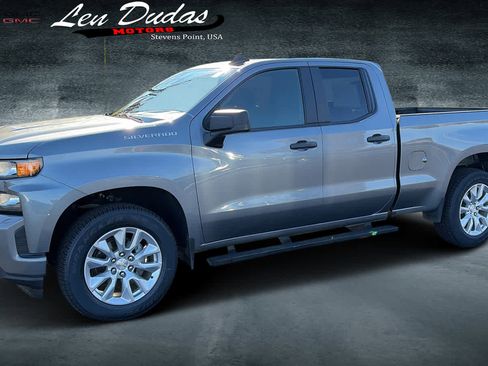 Used 2020 Chevrolet Silverado 1500 Custom w/ Custom Value Package image 2