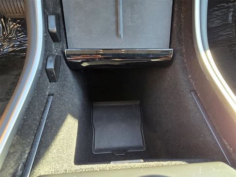Used 2020 Tesla Model 3 Long Range image 16