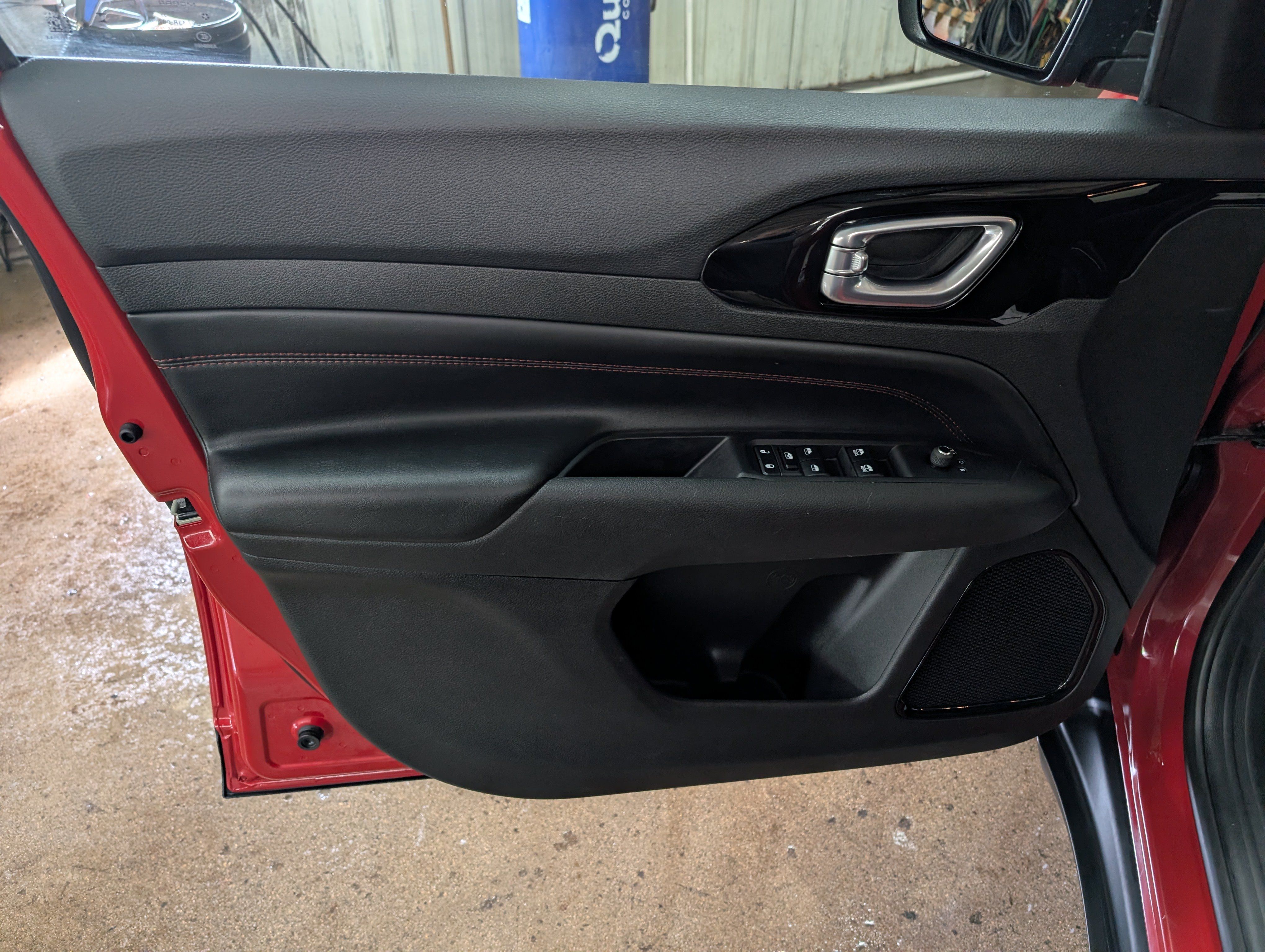 Used 2024 Jeep Compass Trailhawk AWD/4WD image 12