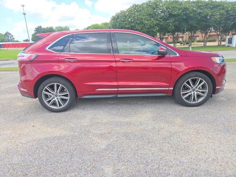 Used 2019 Ford Edge Titanium w/ Equipment Group 301A FWD image 12
